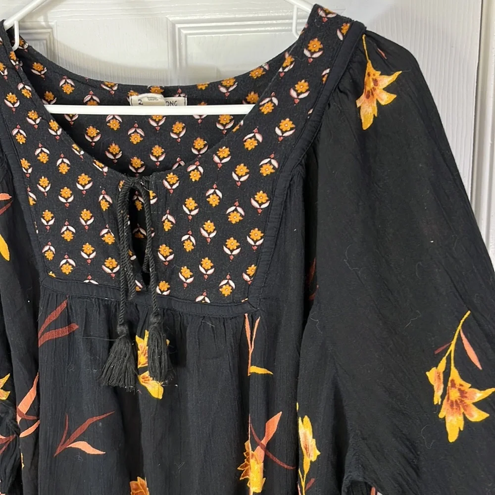 Billabong Ella Bella Peasant Silhouette Blouse